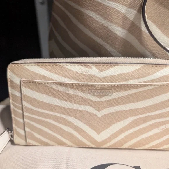 Coach New York Beige Zebra-Print Tote with Wallet & Wristlet Set - Picture 4 of 7